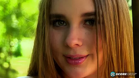 Lucy Laistner: Girl In A Summer Dress – Lucy Laistner – Scoreland
